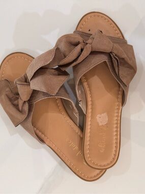 NWOT Altar'd State Taupe Knot Slide Sandals